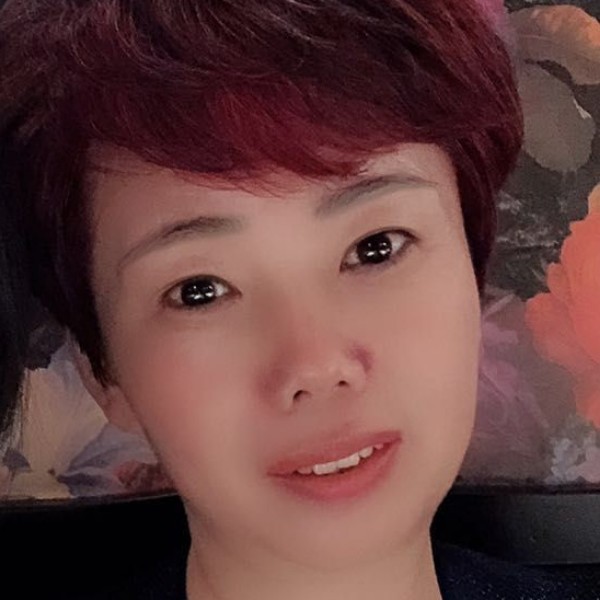洁白的蒲公英的照片