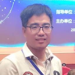鲁曼占锋的照片