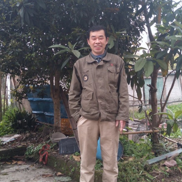 独特回首茉莉的照片