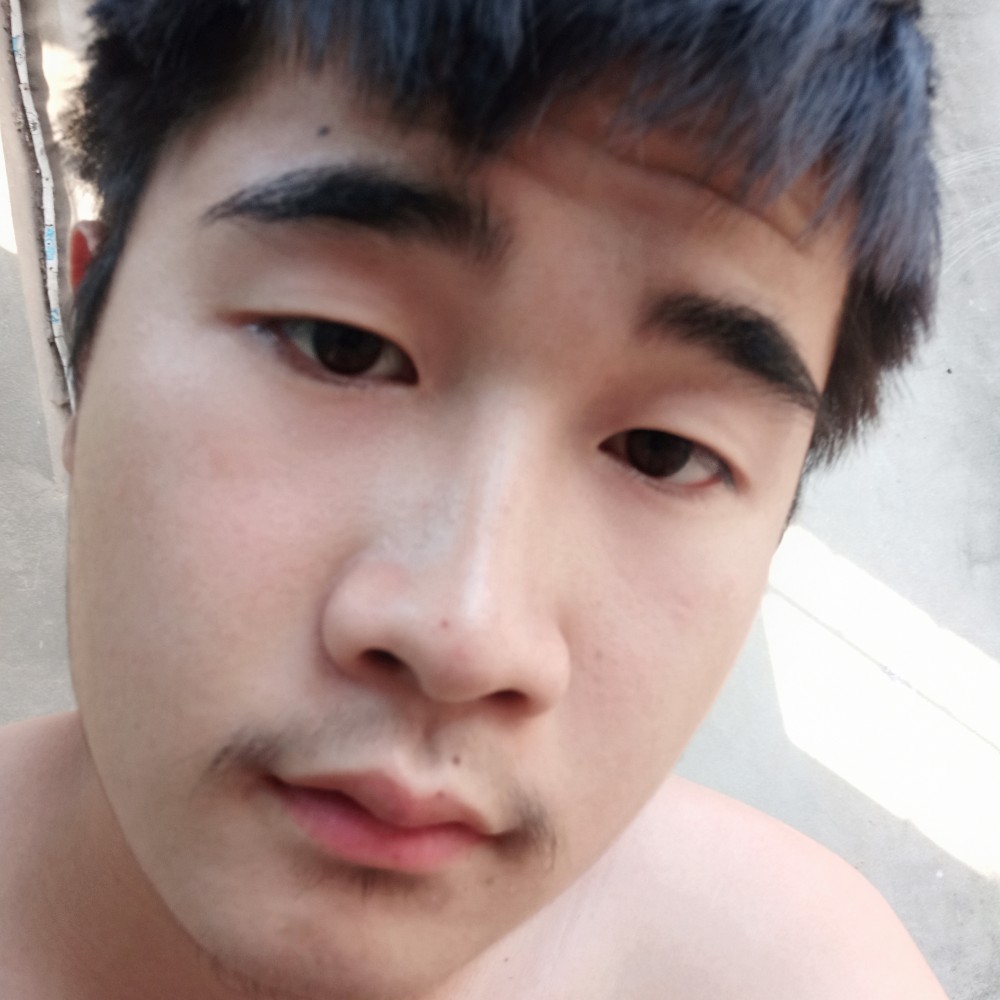 清秀爱孤心的照片