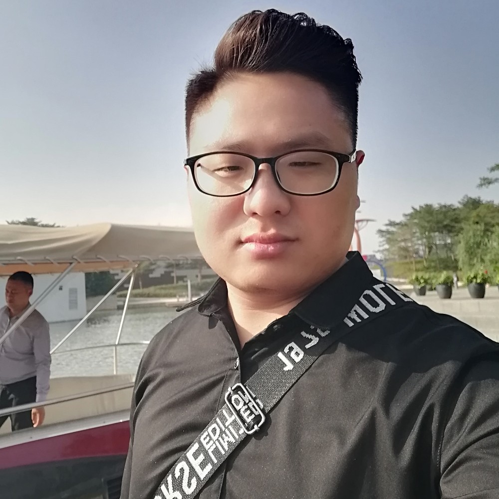 大树回眸无语的照片
