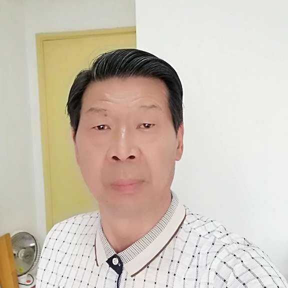 戒指方留胡子的照片