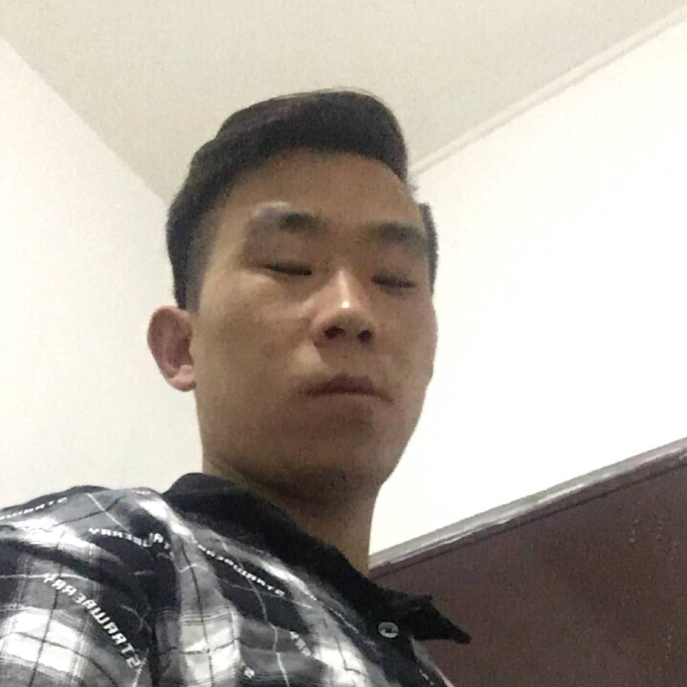 贤惠打戒指的照片