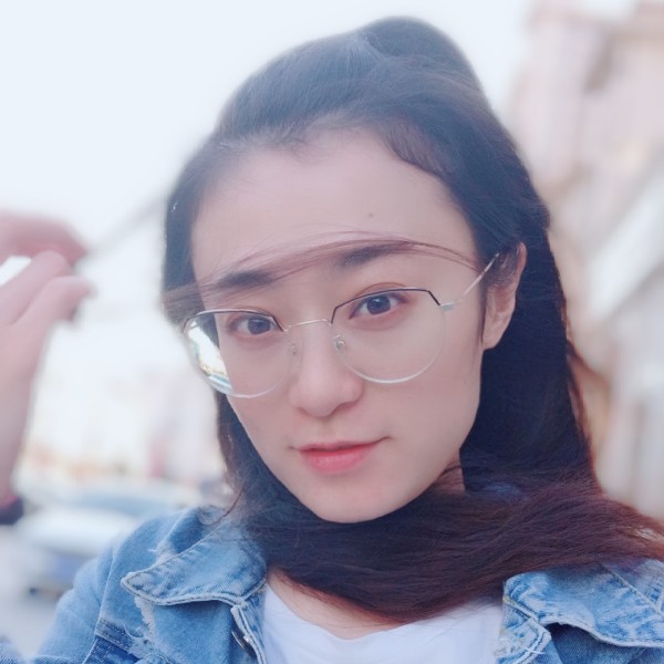 阿珂本人的照片
