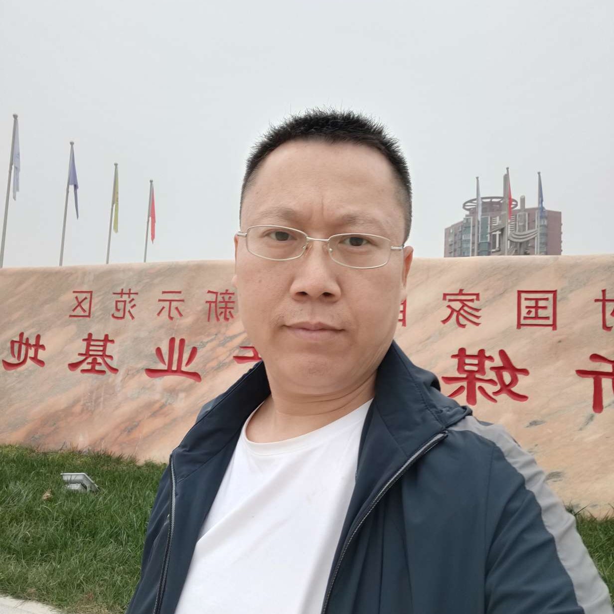 暖男归属体贴女的照片