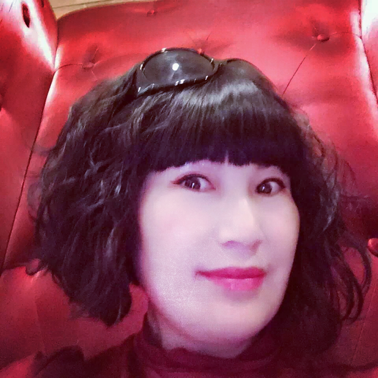 甜蜜回眸黄豆的照片