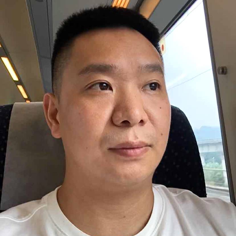83天蝎男的照片