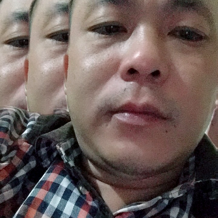 绝恋苦恋眼睛大的照片