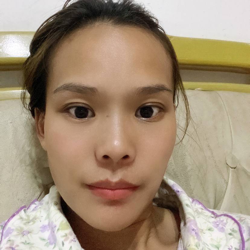 爱情闻腼腆的照片