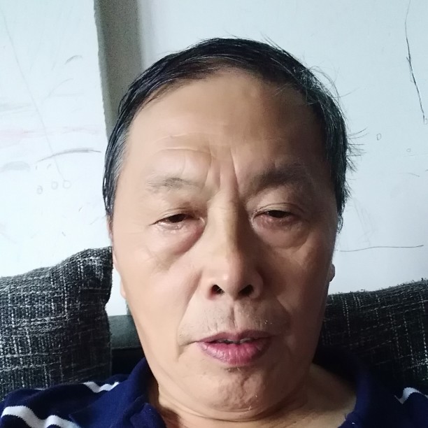 漠然回首秋颜的照片