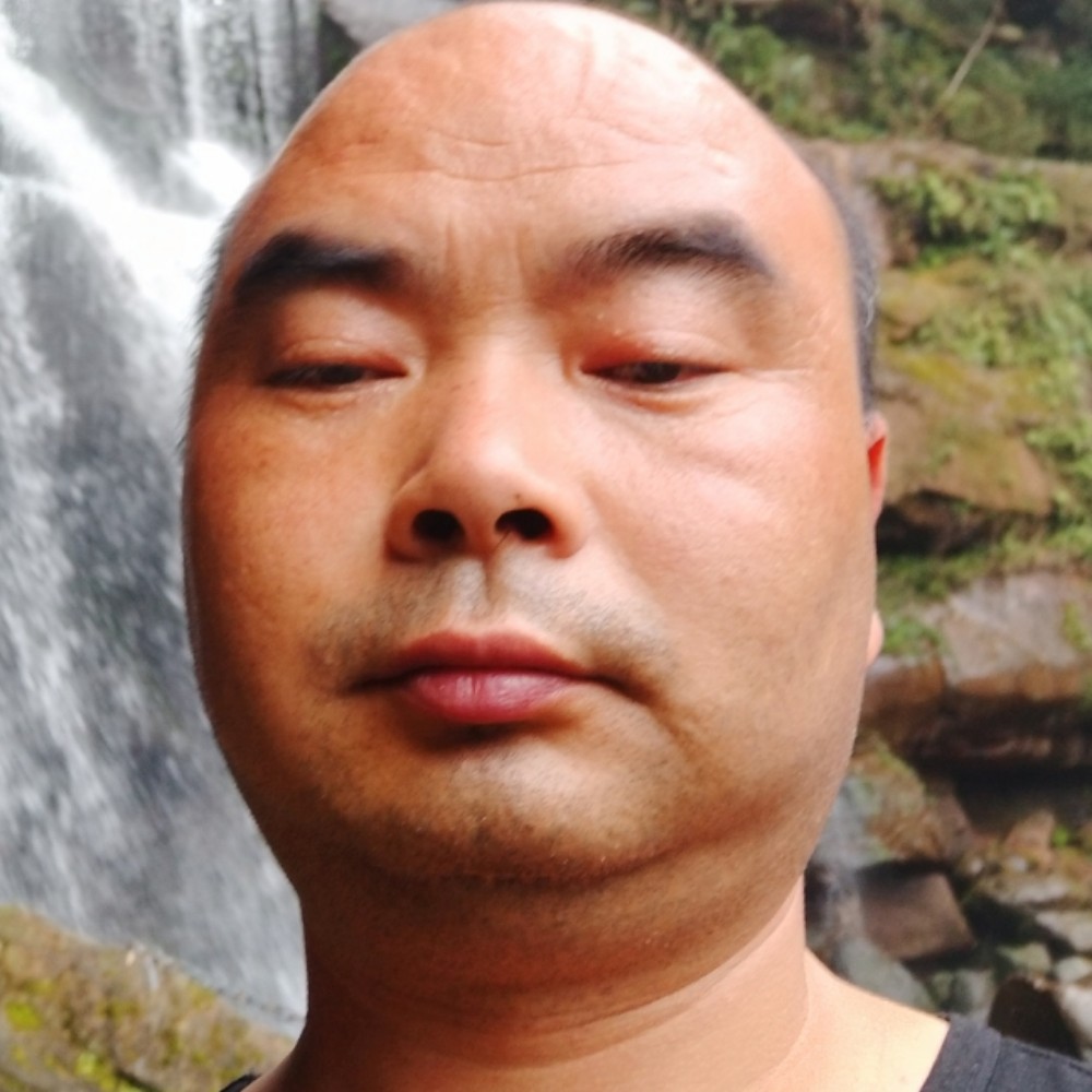 青龙阿伟的照片