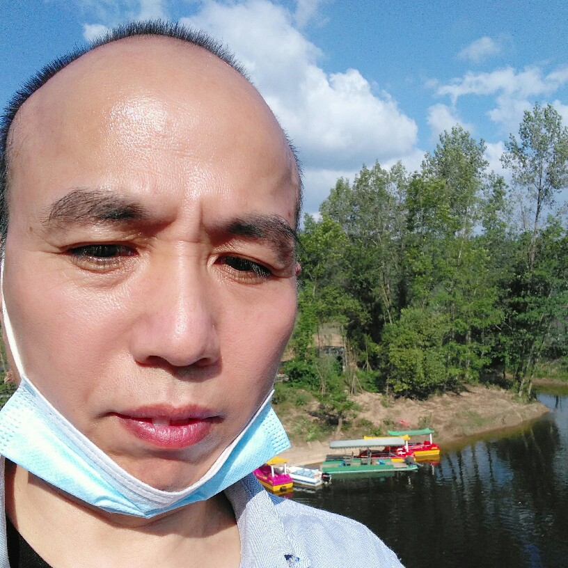 怕孤独的唇膏的照片