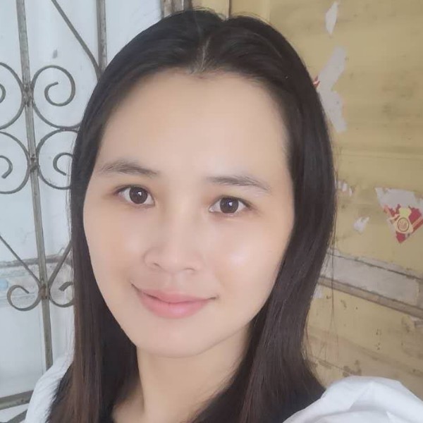 夏露漫步生动的照片