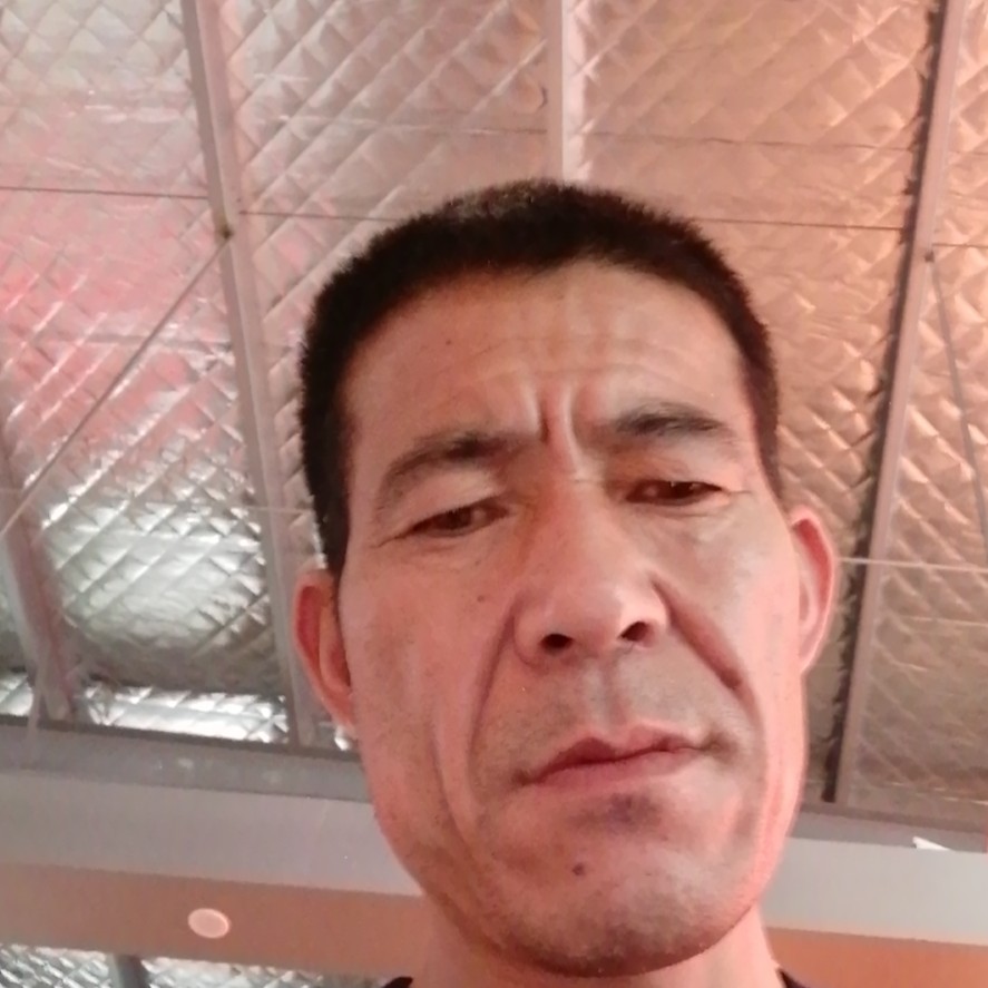 迷人等待水壶的照片