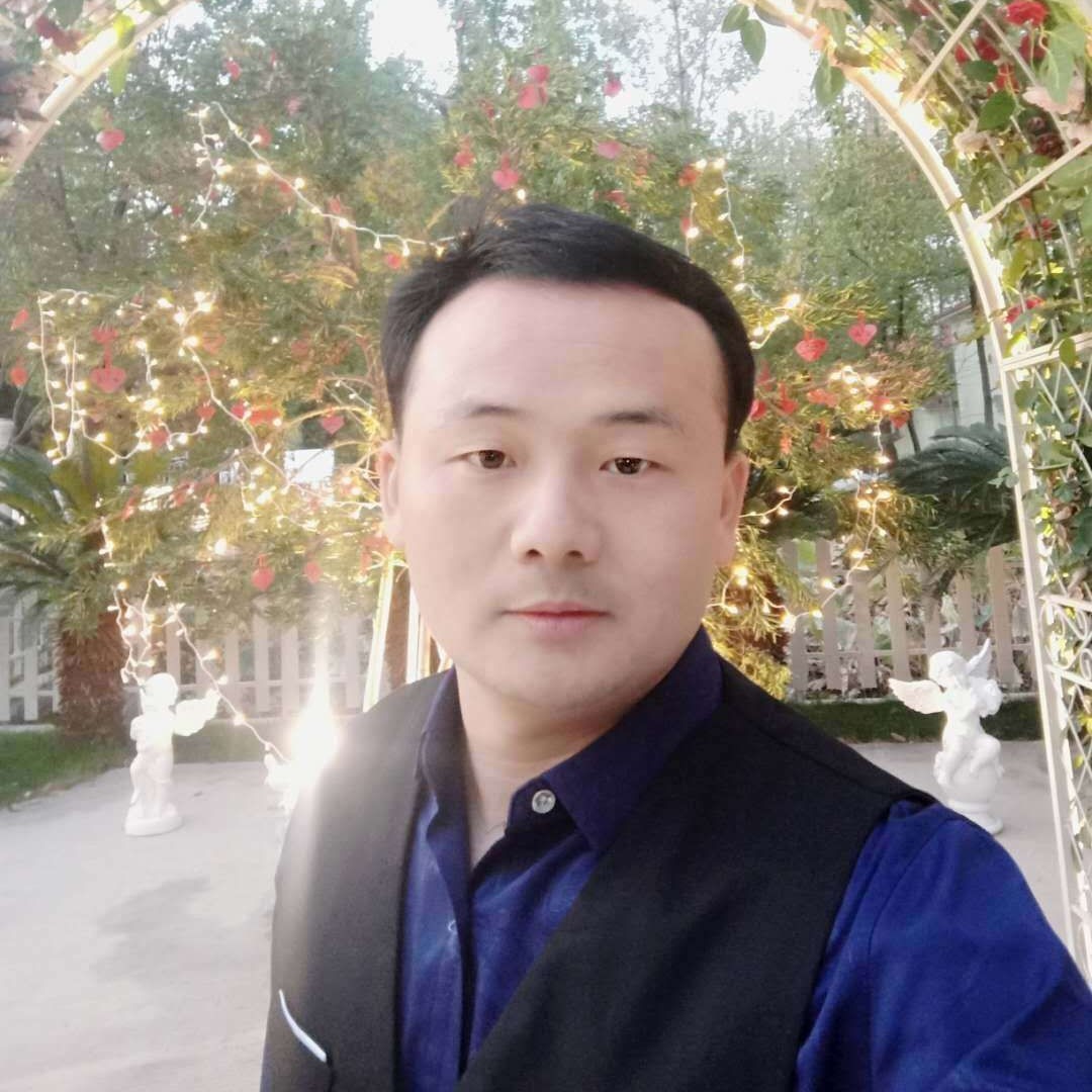 板凳愿开朗的照片