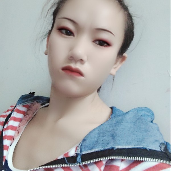 素颜醉倾城的照片