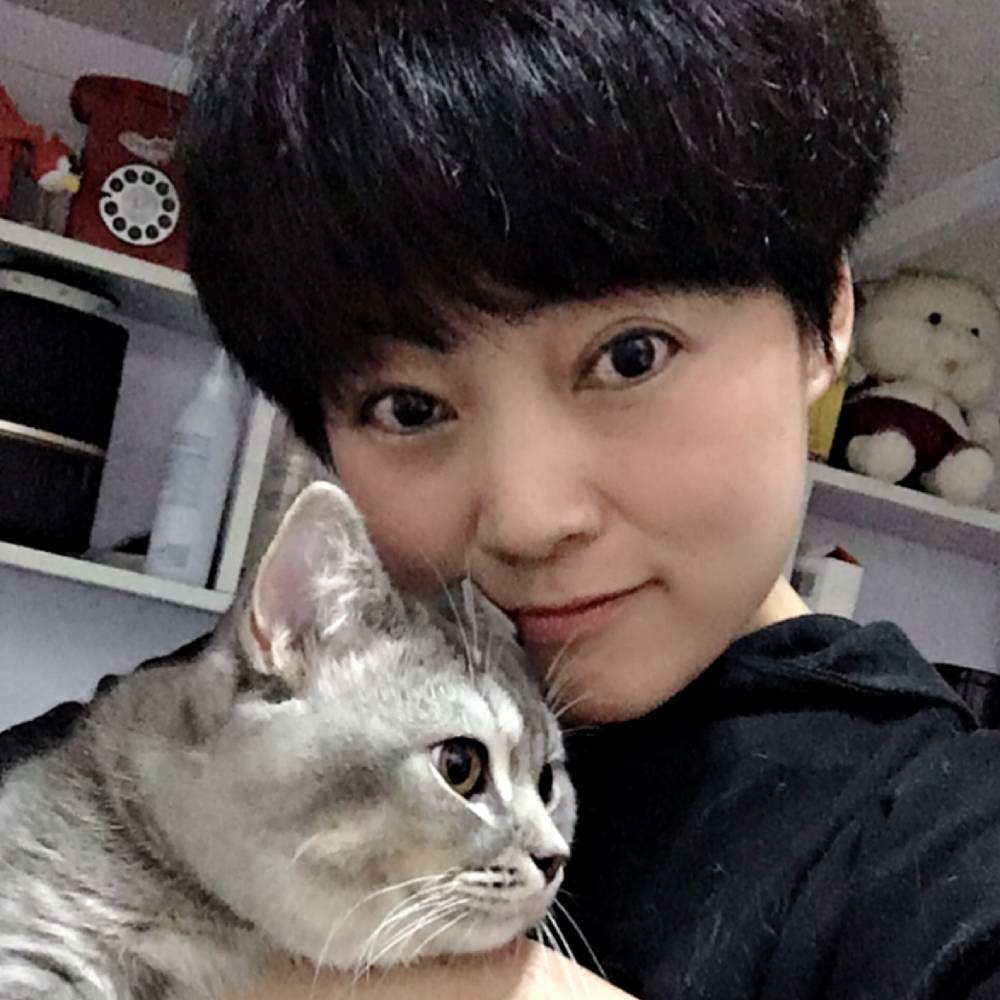 魔鬼天使阿华的照片