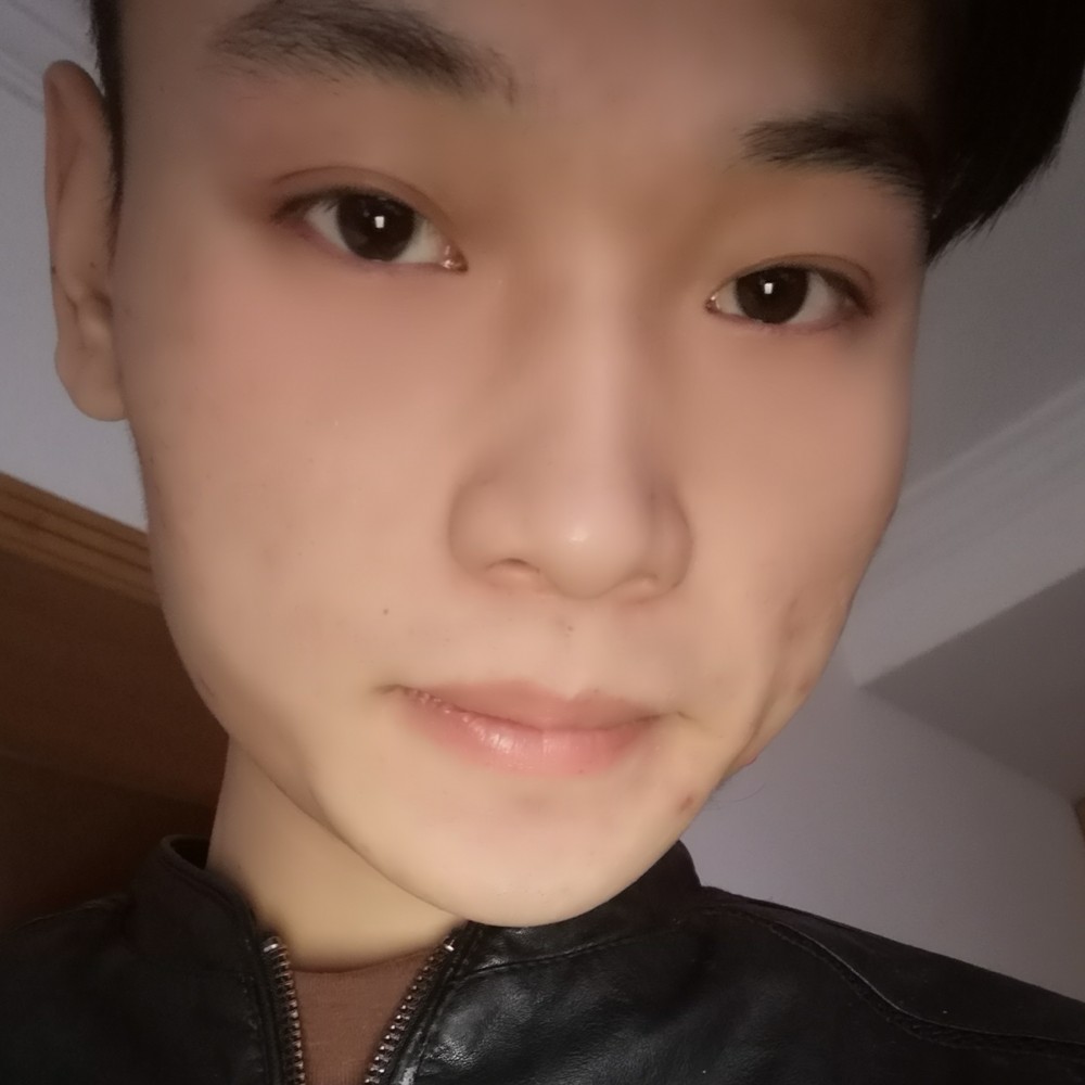 笑靥灼热的照片