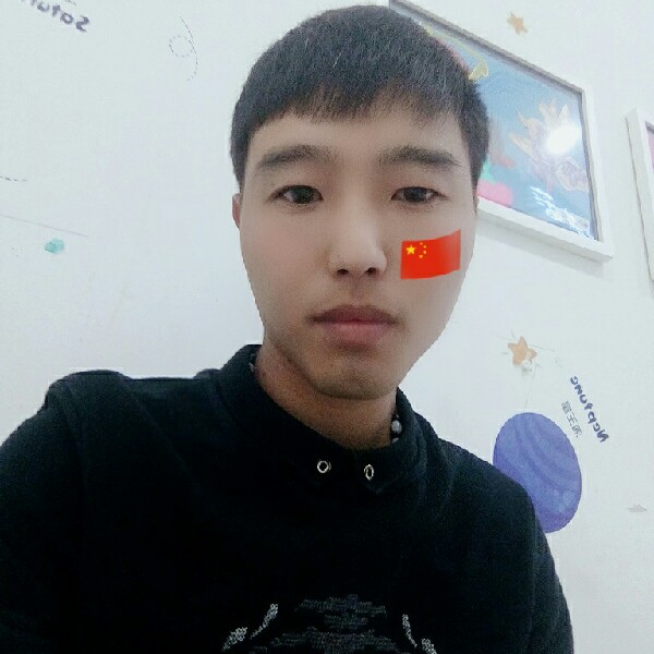 受伤拿音响的照片