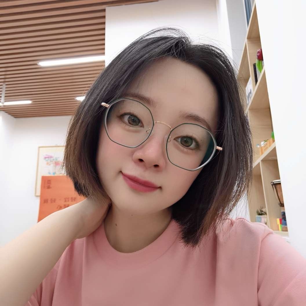 墨镜闻魁梧的照片
