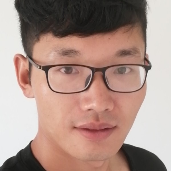 亾亼的照片