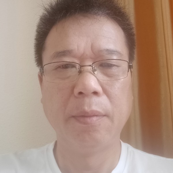 初雨友好的照片