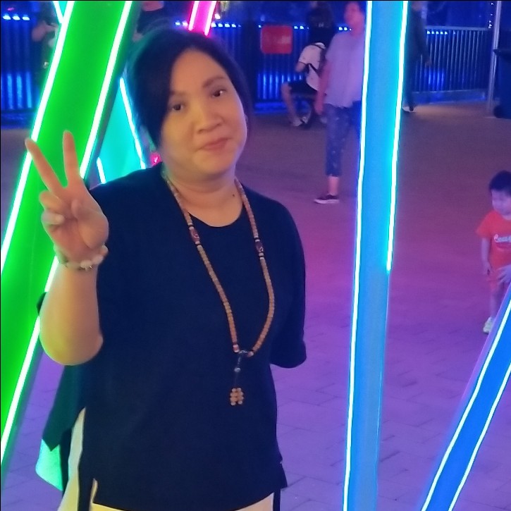 身影淡淡的照片