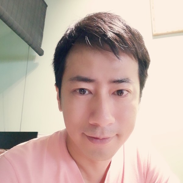 眉眼間的照片