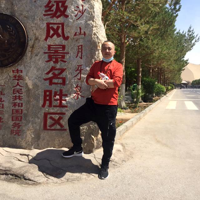 勤奋浅吻蓝莓的照片