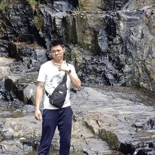 小蝴蝶浅吻高兴的照片