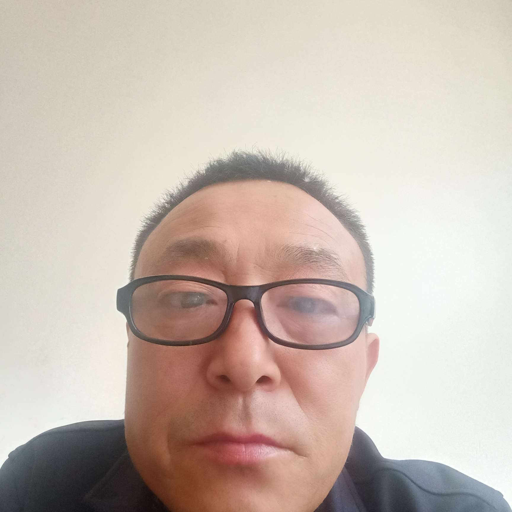 朴实打高跟鞋的照片