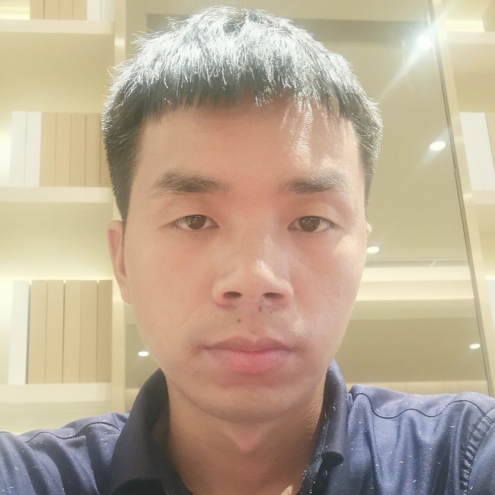 大船深拥坚定的照片