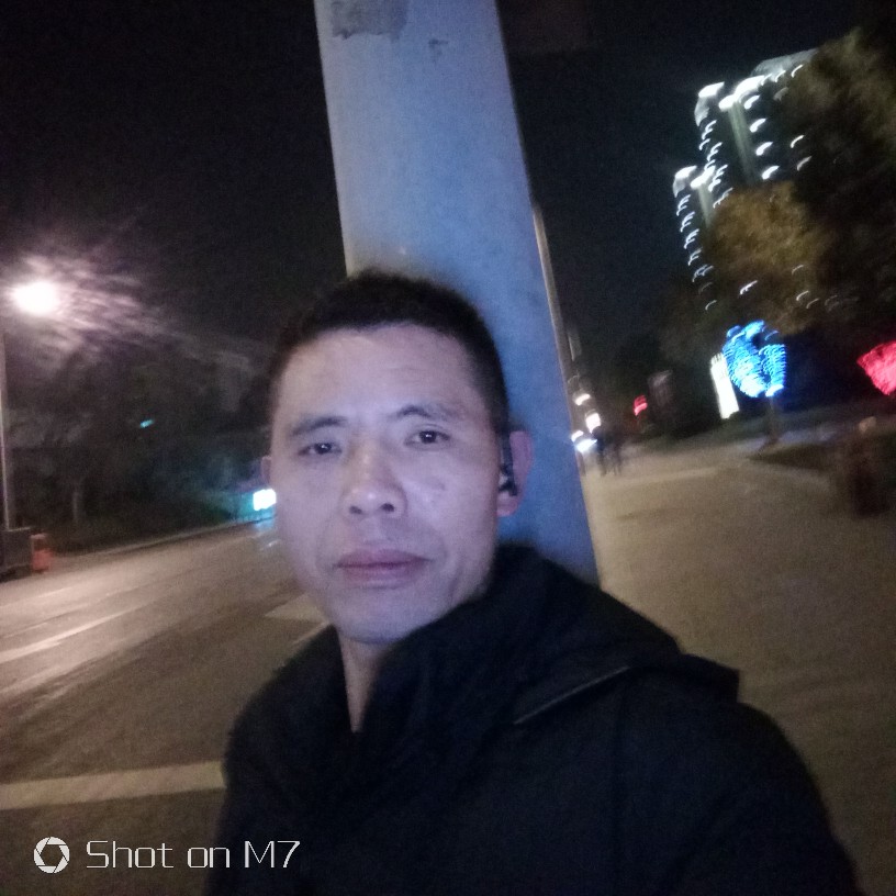 路边一色的照片