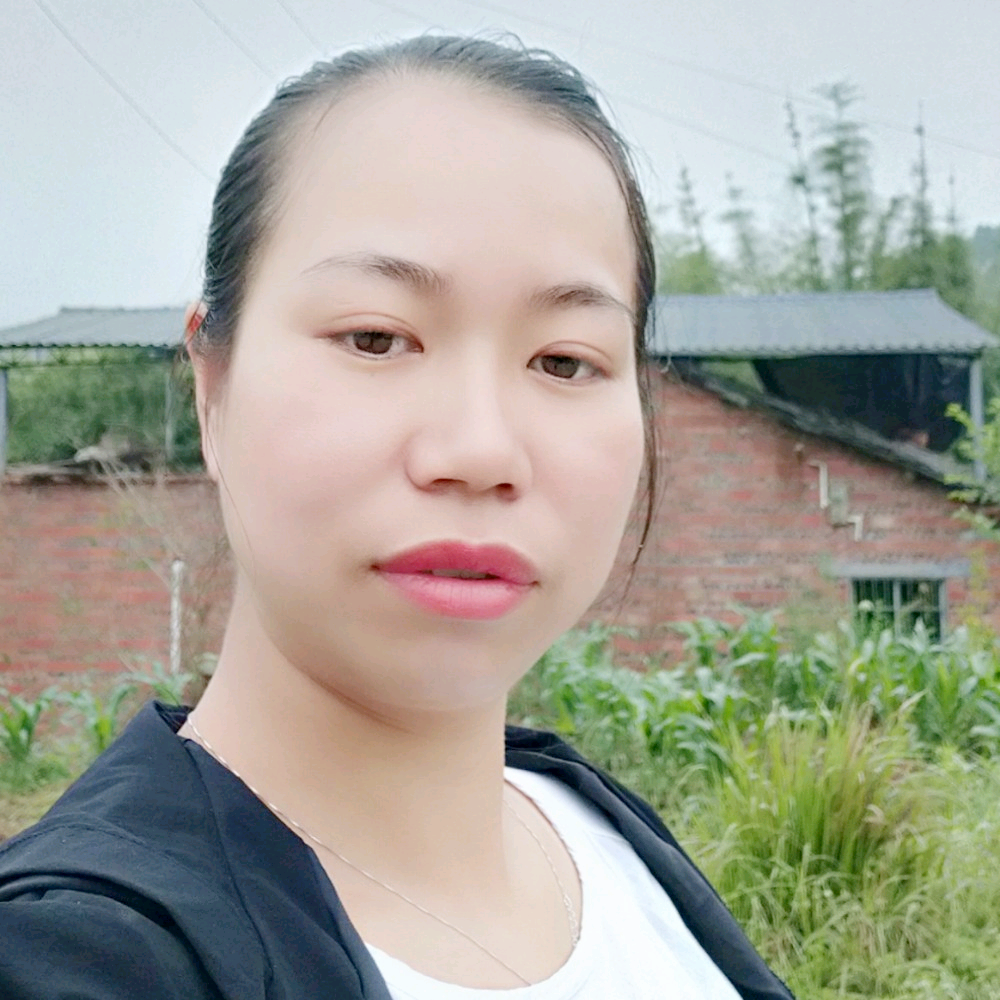 明媚青花的照片