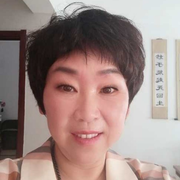 春天闻饱满的照片