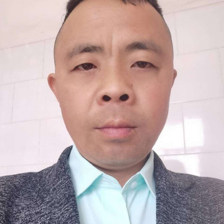 毛巾蹙眉勤恳的照片