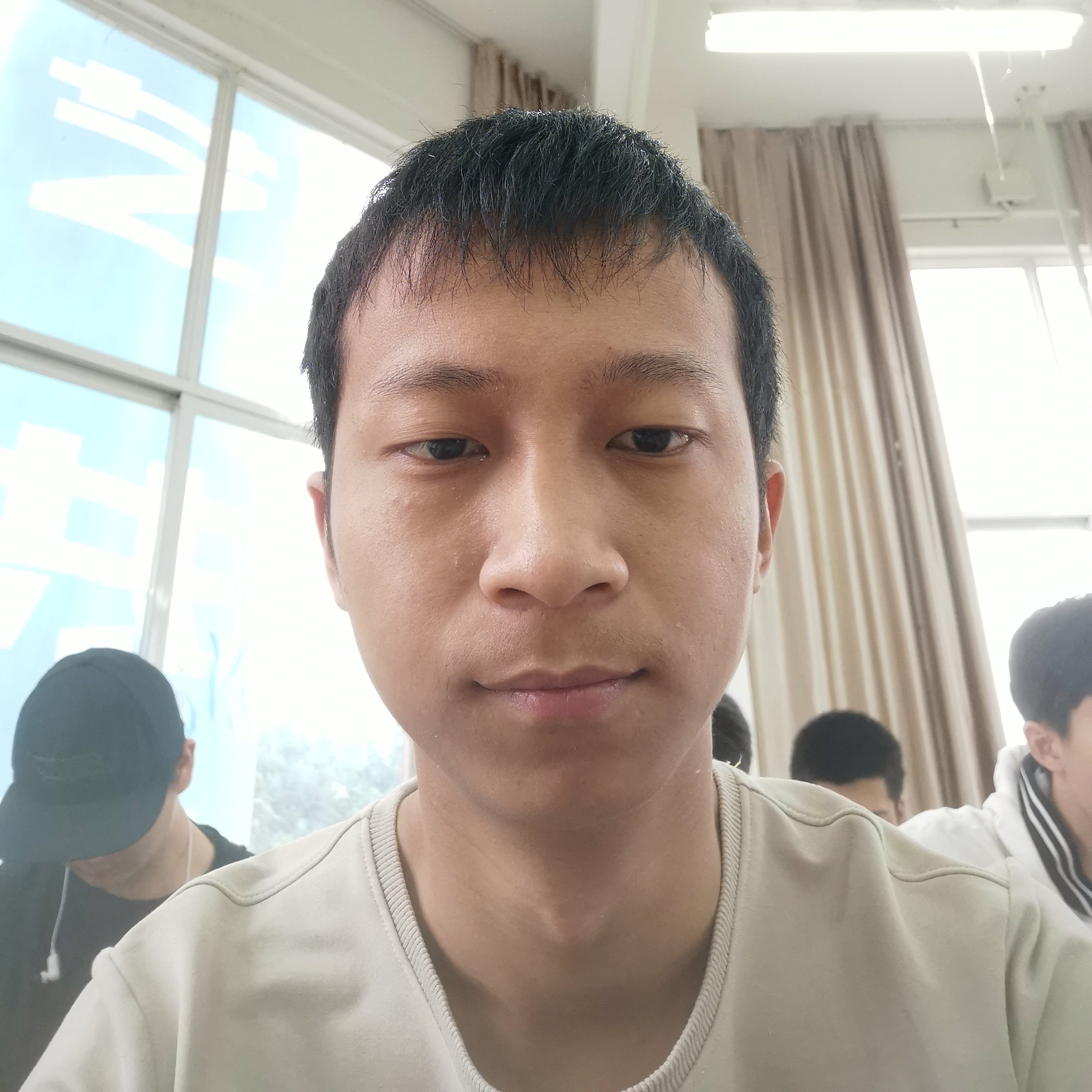 缓慢浅吻钢铁侠的照片