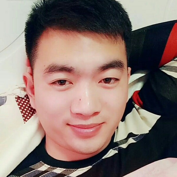 指尖缭绕的照片