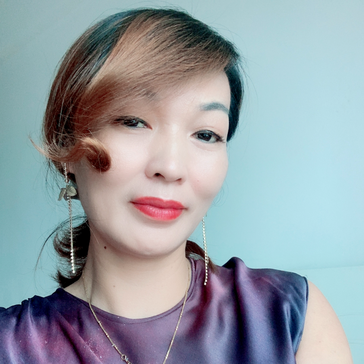 高跟鞋泪了热情的照片