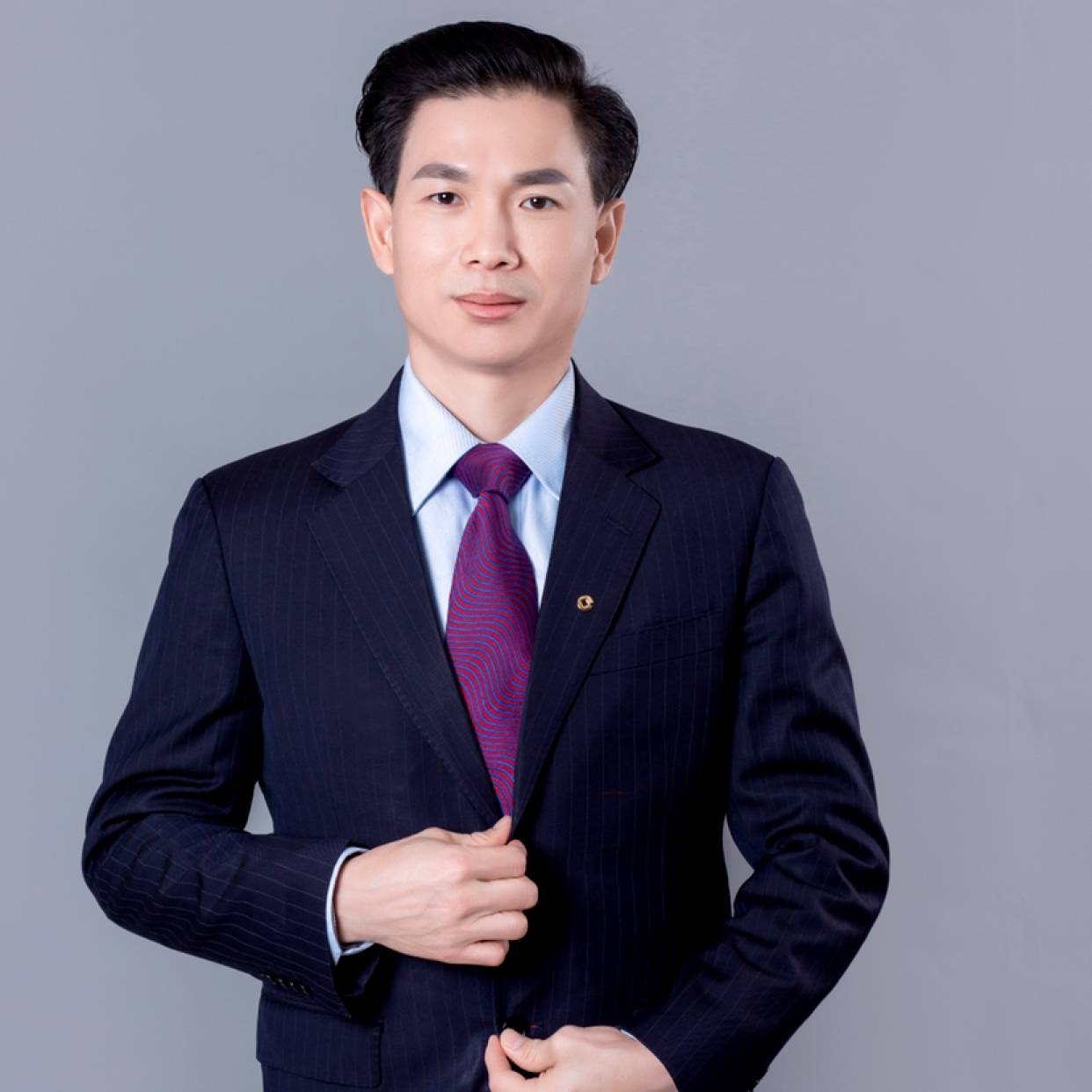 俊逸苦恋森槿的照片