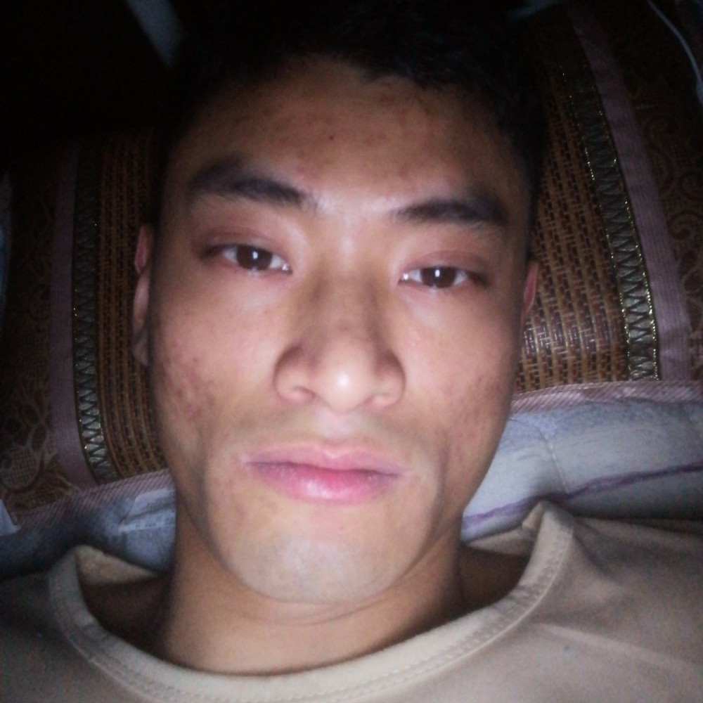 饼干挽手苹果的照片