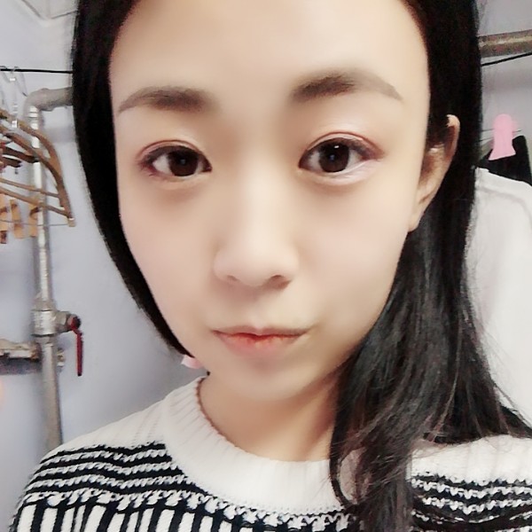 隐形的初妆的照片