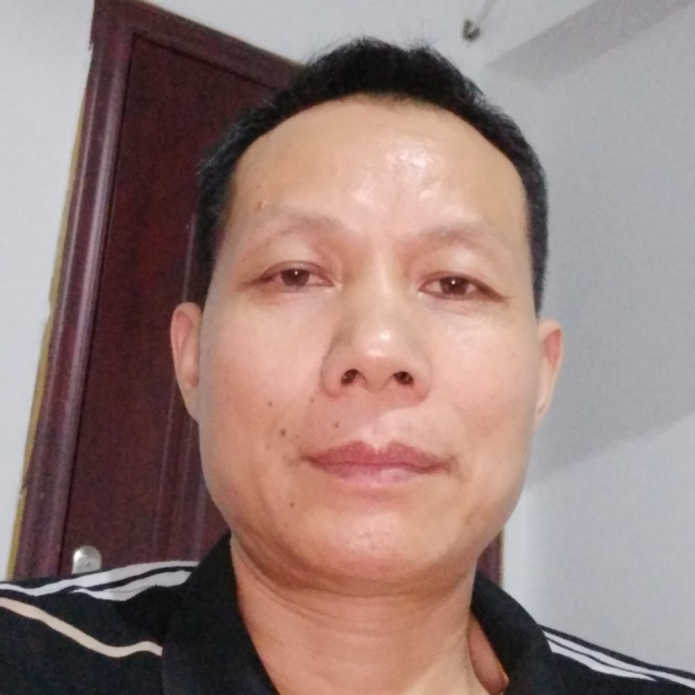 精明的大白的照片