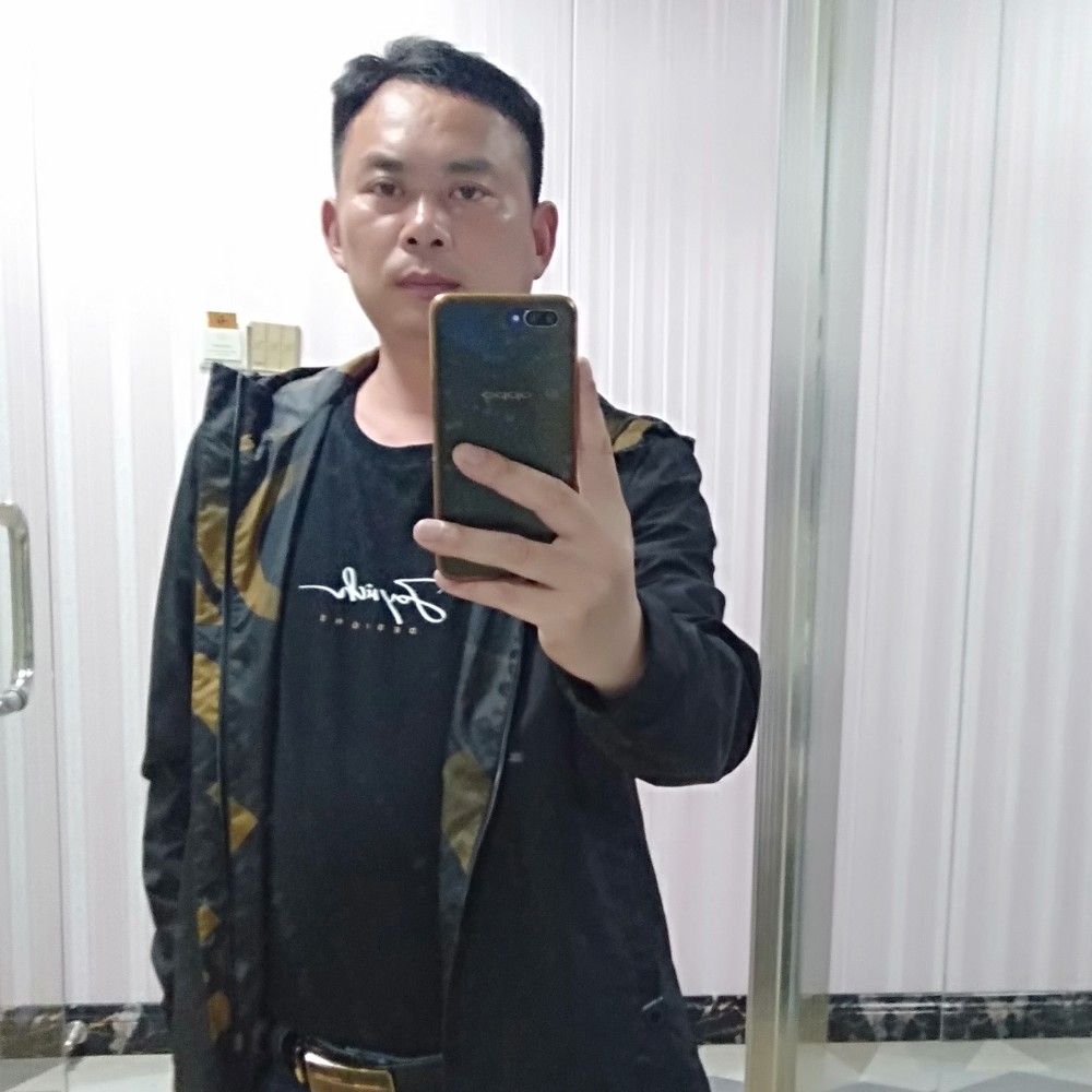 夏露漫步等待的照片