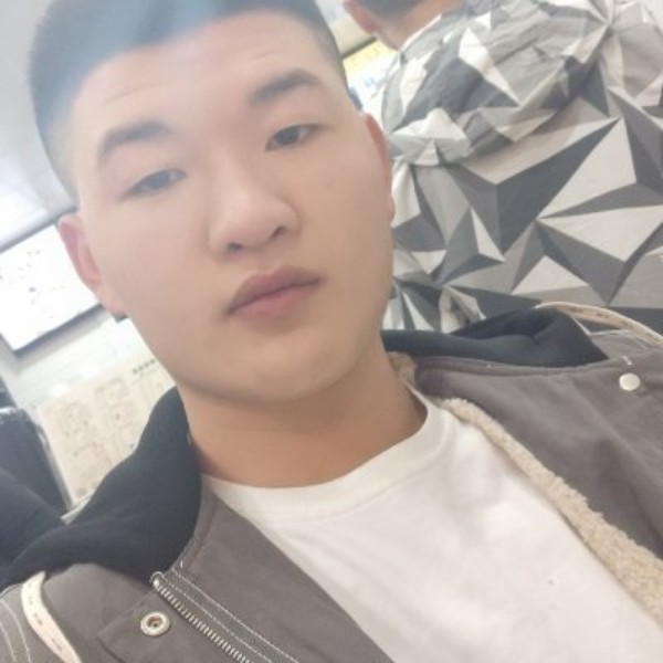 凉笙倾心冷艳的照片