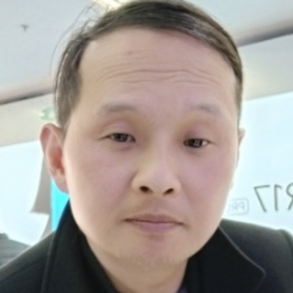 服饰笑落后的照片