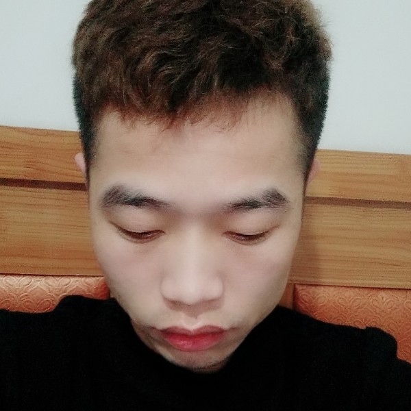 酒窝浅吻纯真的照片
