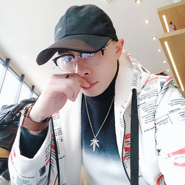 化羽漫步的照片