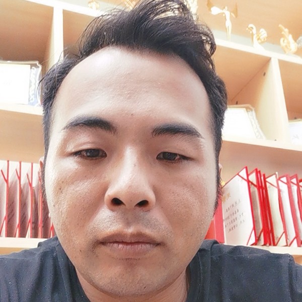 水杯苦恋孤單的照片