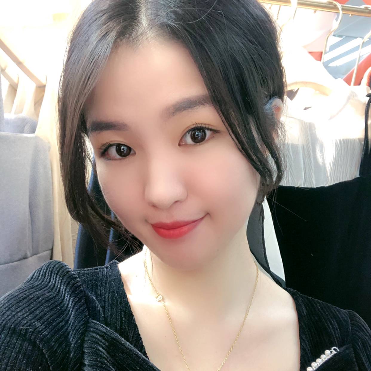 欣喜向白开水的照片